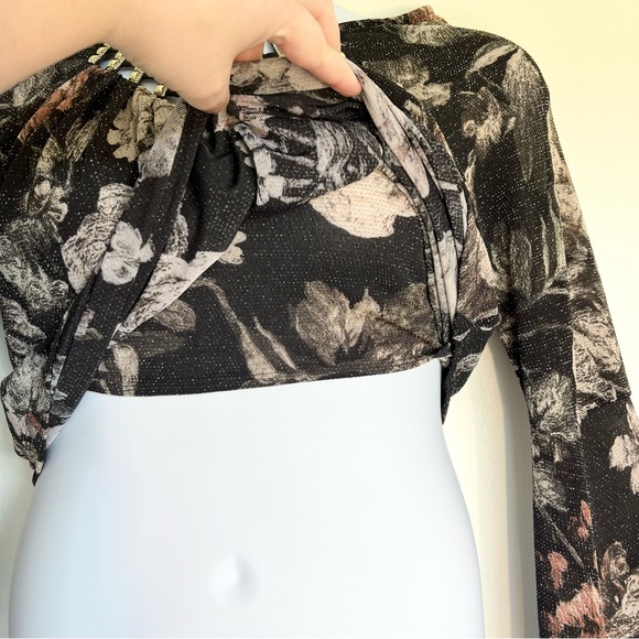Venus Floral Metallic Caged Halter Top Bell Sleeves Black Gold Size Medium - Picture 6 of 15